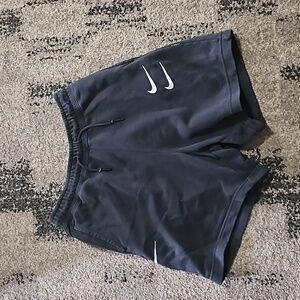 NIKE FLEECE SHORTS GREY AND BLACK